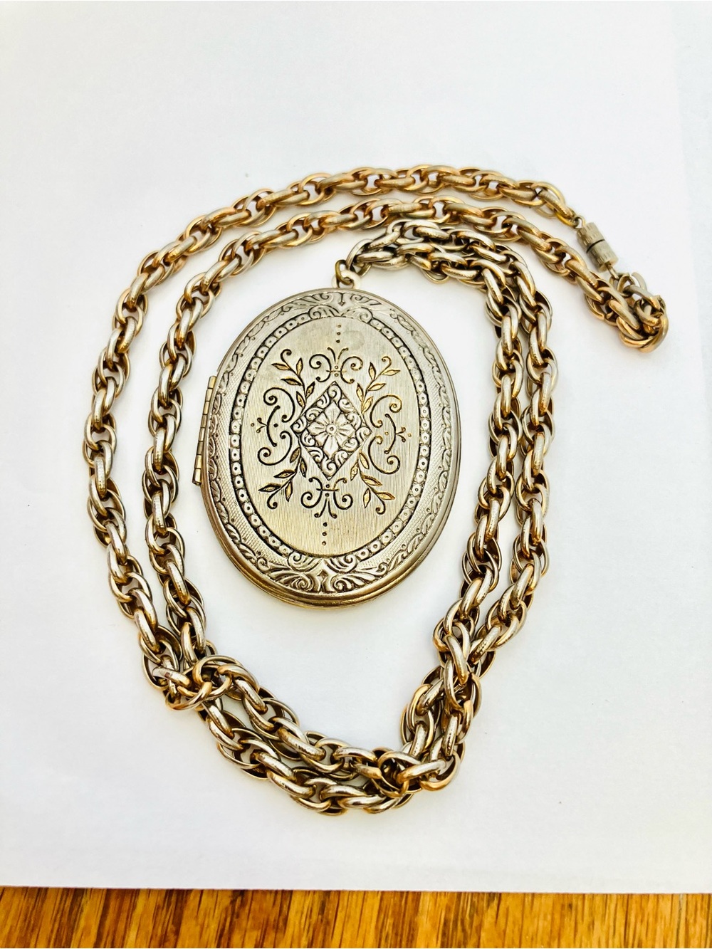 Vintage Gold Silver Toned Oval Locket Necklace Etched Floral 14in Chain Read